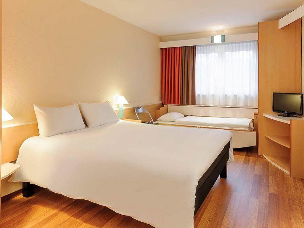 Ibis Berlin Dreilinden Hotel Kleinmachnow Exterior photo